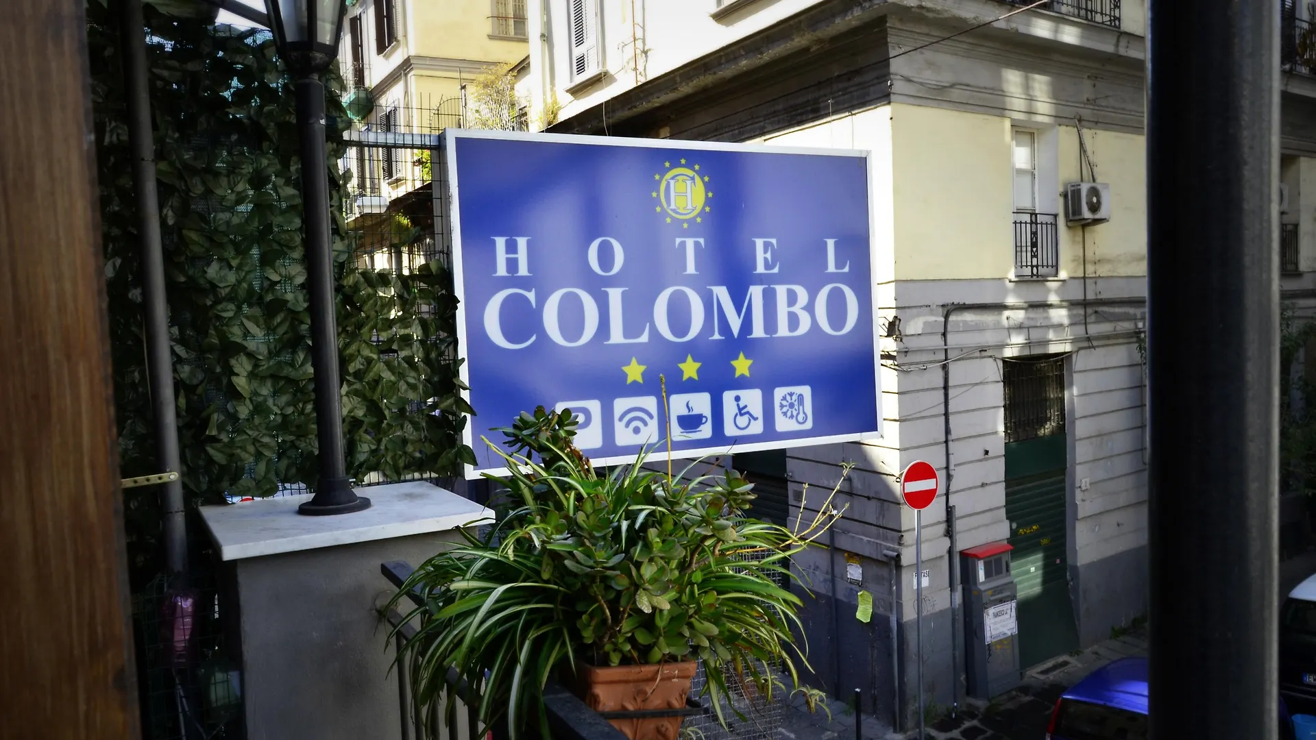 ***  Hotel Colombo Napoli Italia