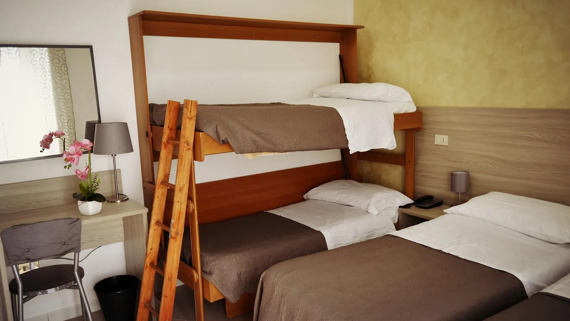 Hotel Colombo Naples