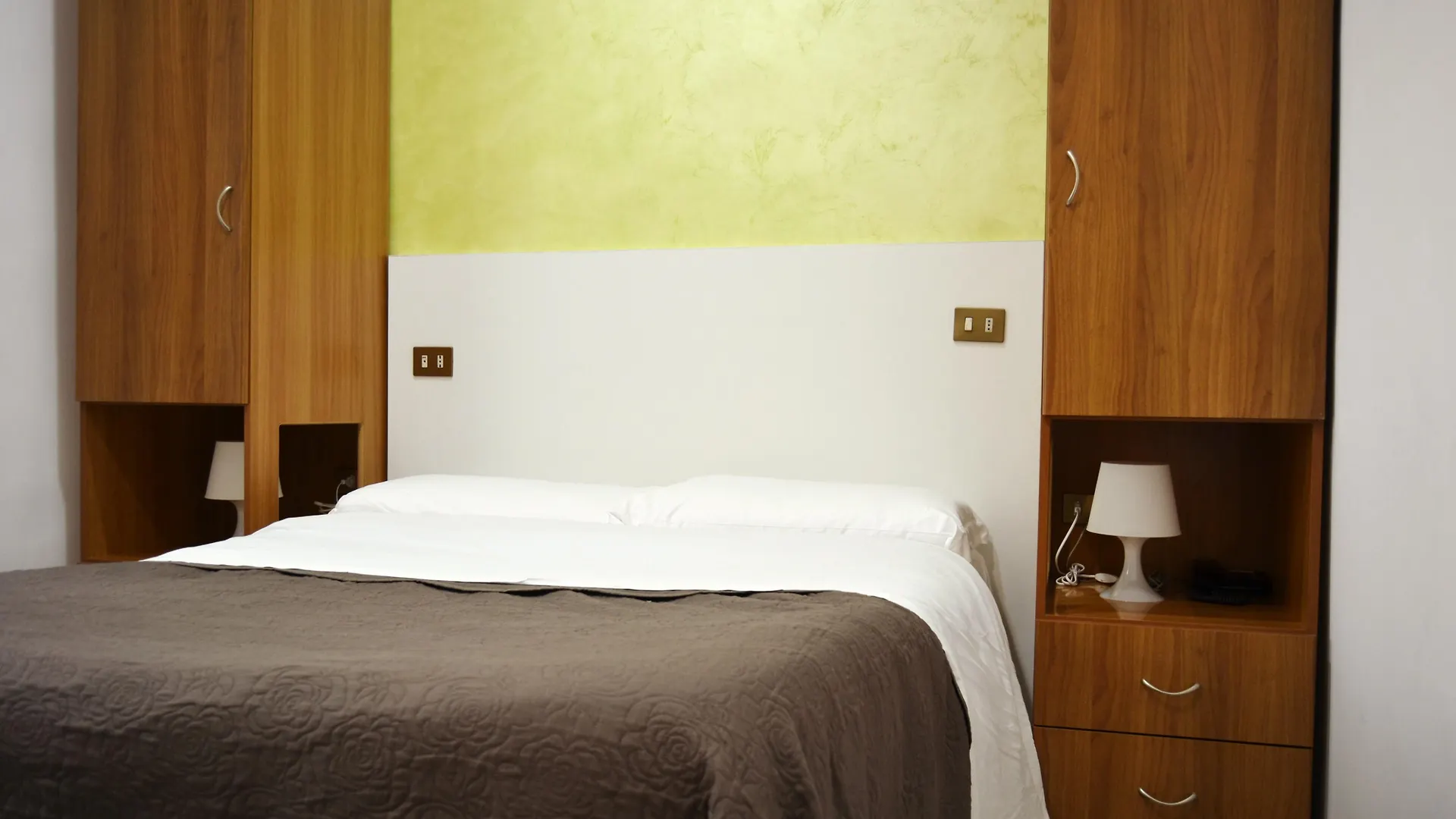 Hotel Colombo Naples