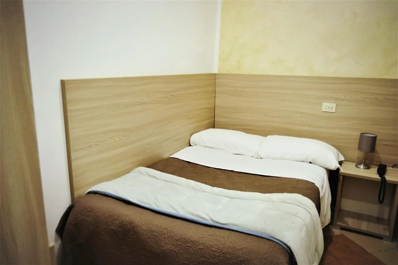 Hotel Colombo Naples 3*,